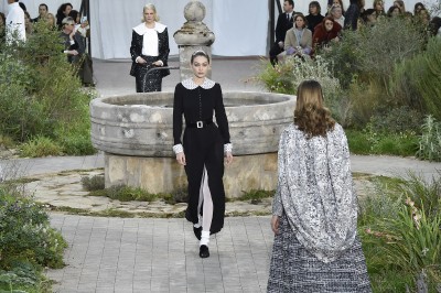 Paryskie pokazy haute couture przenoszą się do sieci