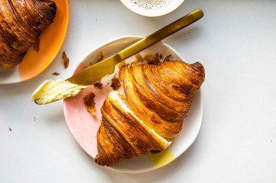 Croissanty dla wszystkich: Z ulubionej piekarni i z hipermarketu 