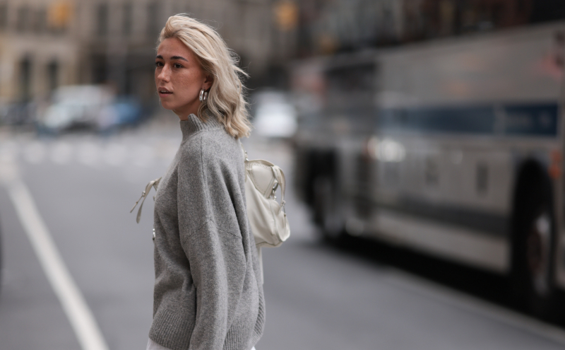 Trzy modele snekearsów, wszystkie w czerni. Jesienią nie wybierzemy innego modelu butów