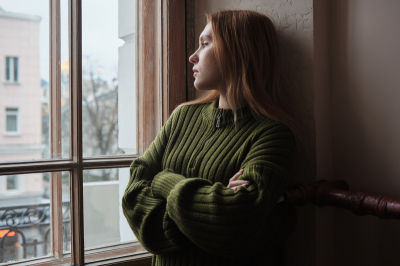 Stalking: Zaczyna się niewinnie, ale potrafi zniszczyć życie. I jest przestępstwem