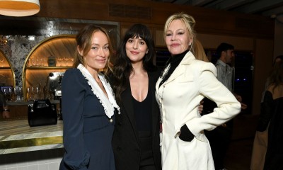 Dakota Johnson i Melanie Griffith w biało-czarnych stylizacjach