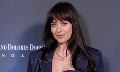 Dakota Johnson w dżinsowym looku w klimacie lat 70.