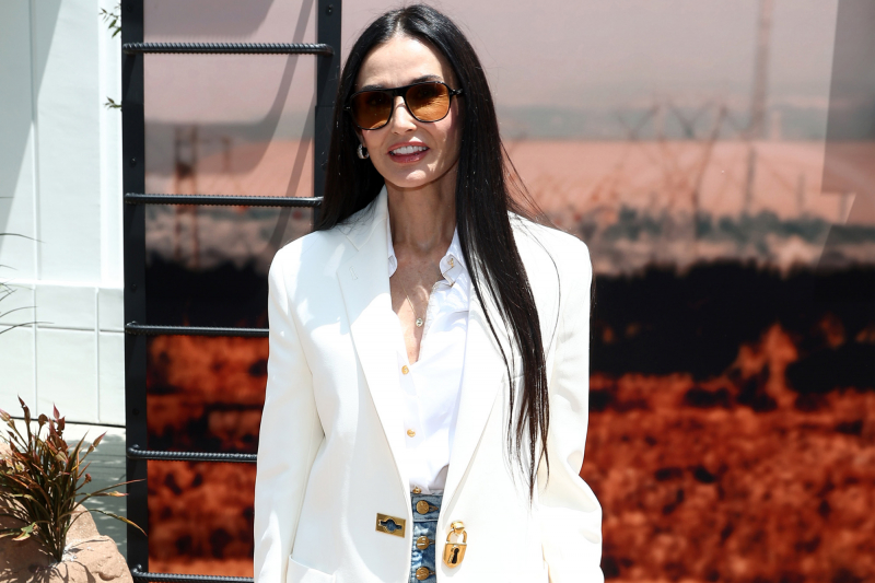 Królowa denimu Demi Moore tym razem wybiera jeansy z superwysokim stanem