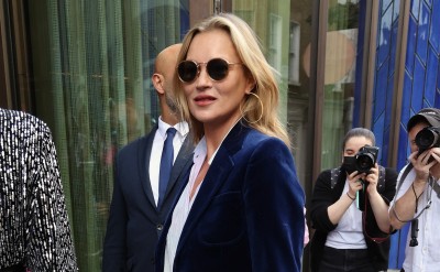 Inspirująca stylizacja: Kate Moss w jeansach typu bootcut