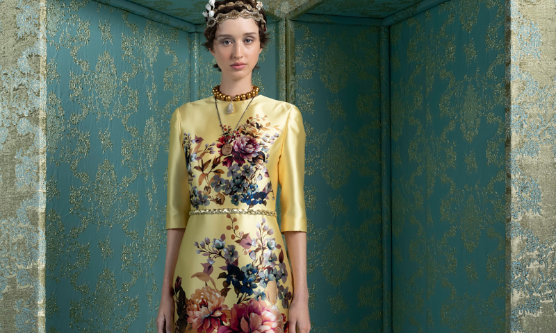 Długie sukienki na wesele – eleganckie propozycje na wyjątkowe okazje