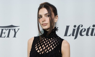 Emily Ratajkowski pokazuje, jak latem stylizować kowbojki