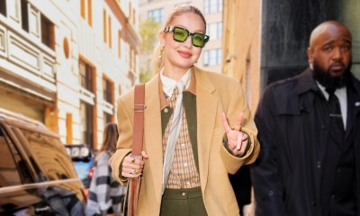 Gigi Hadid w oliwkowo-beżowym looku w trendzie Coastal Grandmother