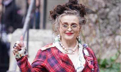 Helena Bonham Carter w nonszalanckiej stylizacji promuje auntiecore
