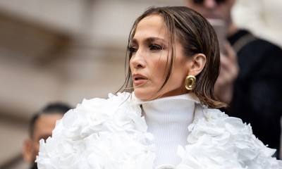 Jennifer Lopez w gładkim bobie na pokazie Schiaparelli