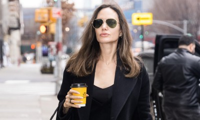 Angelina Jolie w czarnym total looku z torbą Saint Laurent