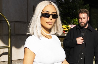 Kim Kardashian w baby tee 