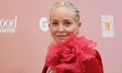 Sharon Stone pozuje w kostiumie kąpielowym i siwych włosach