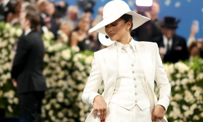 Zendaya w trzyczęściowym białym garniturze i kapeluszu gwiazdą MET Gali 2025