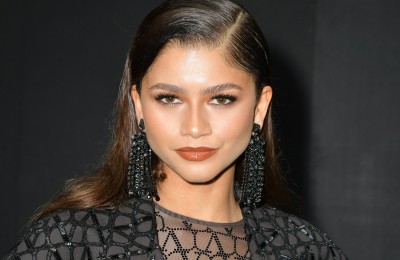 Zendaya w pomarańczowym komplecie