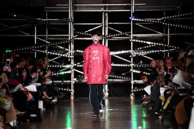 Dyplomy Central Saint Martins: Moda burzy mury