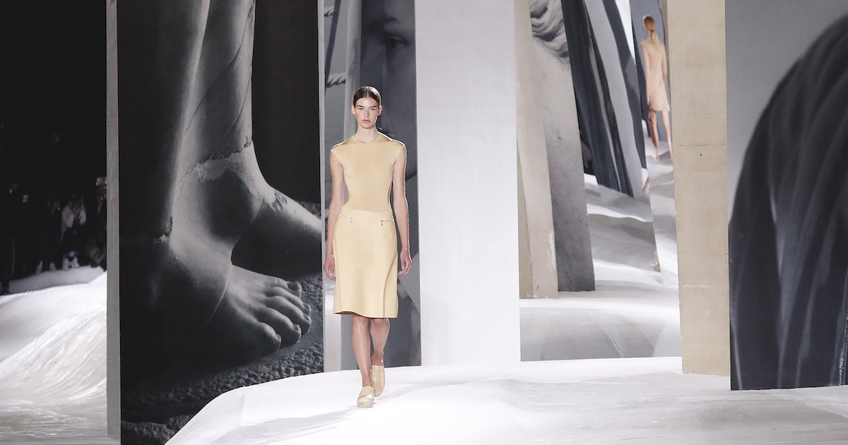 Hermès wiosna-lato 2021: Bliżej ciała