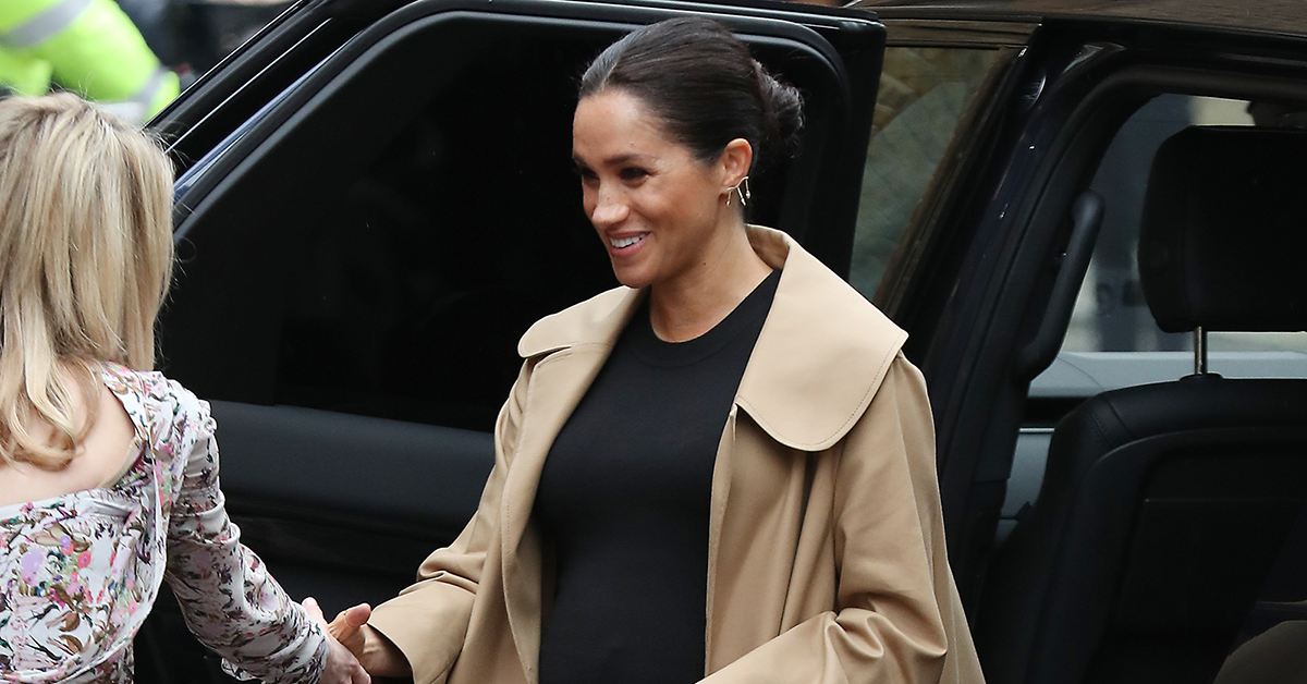 Księżna Meghan w ciążowej stylizacji
