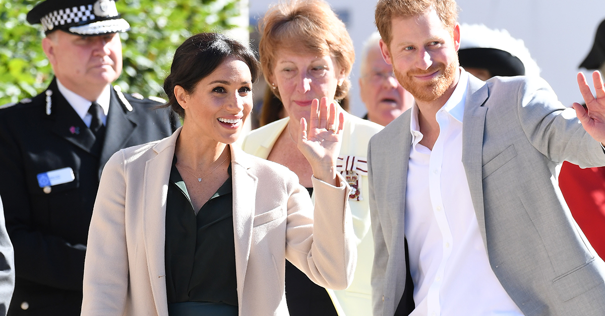 Księżna Meghan w koszuli z popularnej sieciówki