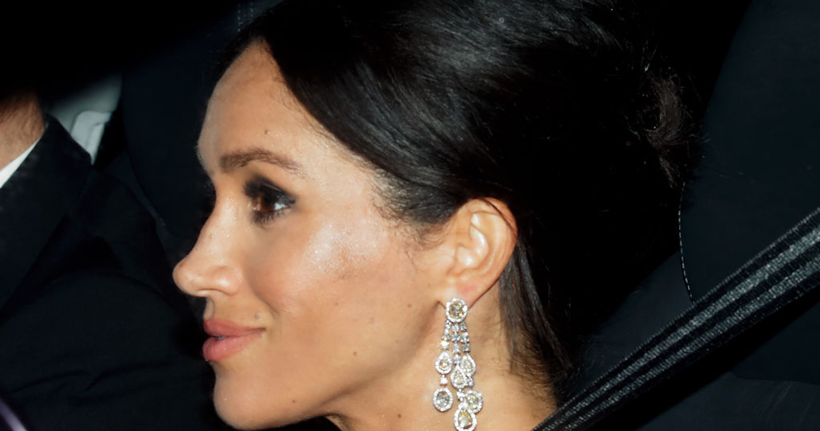 Meghan Markle w gorsetowej małej czarnej