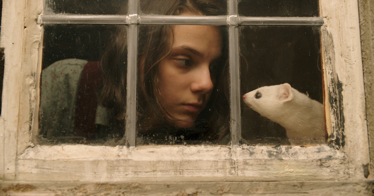 „Mroczne materie”: Kompas moralny