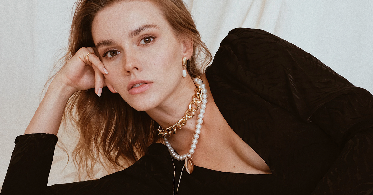 Premierowo na Vogue.pl: Kampania „Raggio di sole” marki Holi Store
