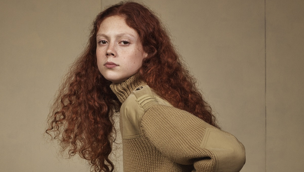 Za mundurem panny sznurem?