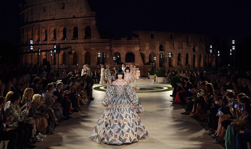 Fendi haute couture jesień-zima 2019-2020: Przyszłość bez Karla