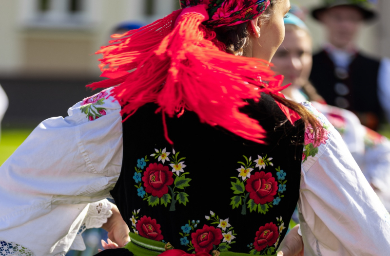 Tegoroczne wydanie „Vogue Polska Travel” poświęcamy folklorowi