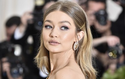 Gigi Hadid w garniturze The Mannei 