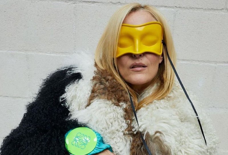 Gillian Anderson w kampanii Loewe