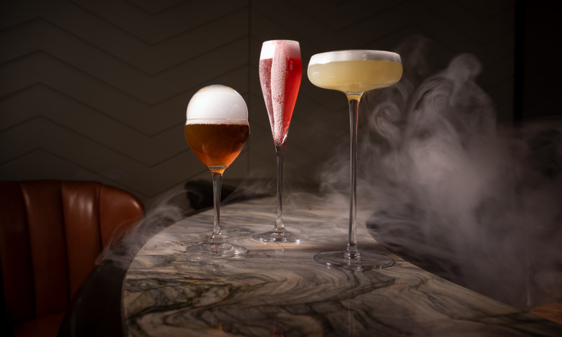 Nowe koktajle w gin barze Lane’s zostały zainspirowane perfumami Guerlain 