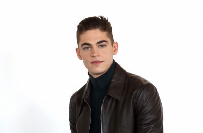 Hero Fiennes-Tiffin: Współczesny mężczyzna 