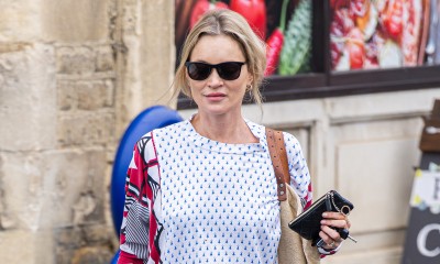 Ikona stylu Kate Moss w podwiniętych skinny jeans i balerinach