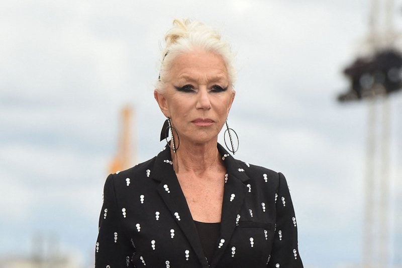 Inspirująca stylizacja: Helen Mirren na pokazie L’Oréal Paris  