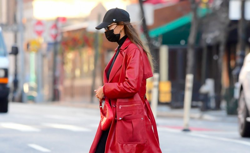 Inspirująca stylizacja: Irina Shayk w płaszczu Coach 
