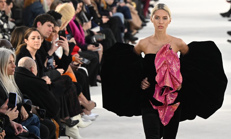 Iris Law zamyka pokaz kolekcji Alexandre’a Vauthiera