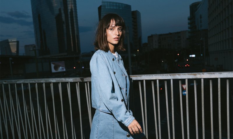 Jeans w nowej kolekcji Reserved: Najlepsze fasony jesieni 2023