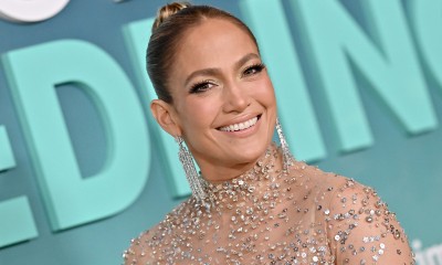 Jennifer Lopez w dresie i z torebką Birkin