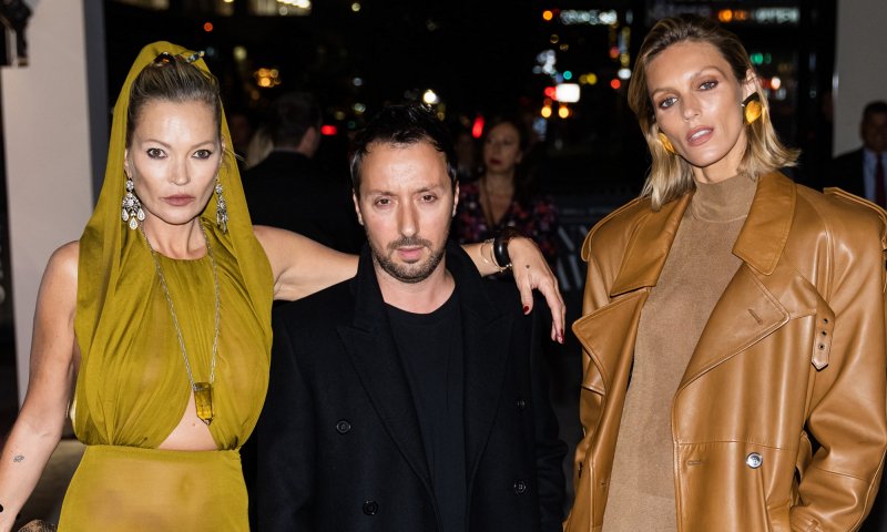 Kate Moss i Anja Rubik w kreacjach Saint Laurent