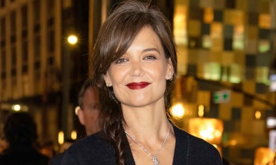 Katie Holmes przywraca do łask trend na sandały na koturnie