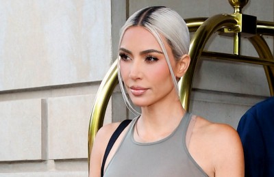 Kim Kardashian w oversize'owych spodniach cargo