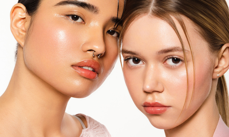 Pielęgnuj, nie zakrywaj: Glass skin w kilku prostych krokach
