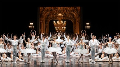 Kostiumy baletnic Paryskiej Opery Narodowej od Chanel