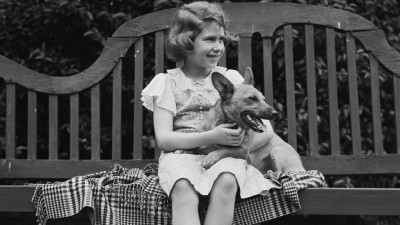 Elżbieta II na zdjęciach z dzieciństwa i młodości