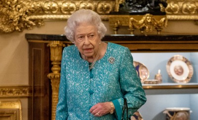 Królowa Elżbieta II zakażona koronawirusem