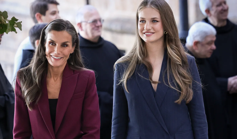 Królowa Letycja w burgundowym komplecie dowodzi, że to najelegantszy kolor jesieni