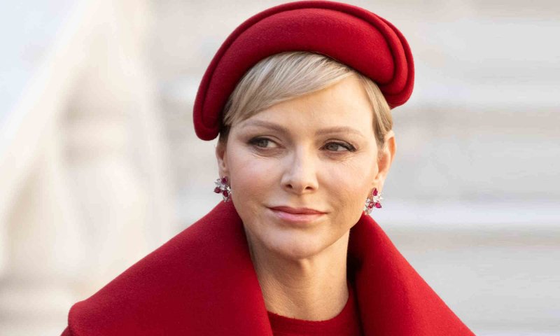 Księżna Charlene typuje cygaretki w stylu Audrey Hepburn na najmodniejszy fason 2024 roku