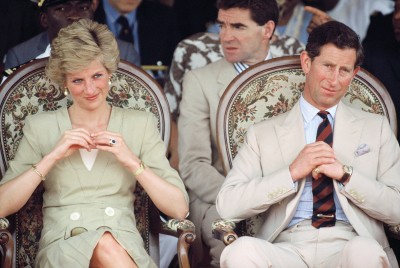 Księżna Diana i książę Karol na archiwalnych fotografiach