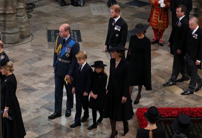 Kate z córką Charlotte w dopasowanych strojach na pogrzebie Elżbiety II