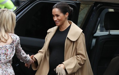 Księżna Meghan w ciążowej stylizacji